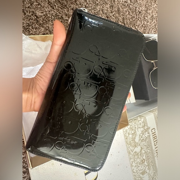 DIOR SUNGLASSES AND WALLET BUNDLE - Picture 4 of 5